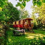 Luxusní stan Domaine Ecotelia Le Nizan