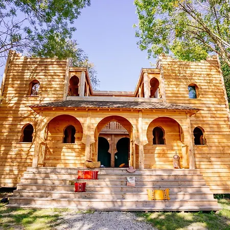 אוהל מפואר Domaine Ecotelia *